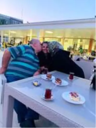 Kazada felç olan Elif, iyileşip, üvey olduklarını öğrendiği anne- babasına bakmak istiyor Kazada felç olan Elif, iyileşip, üvey olduklarını öğrendiği anne- babasına bakmak istiyor
