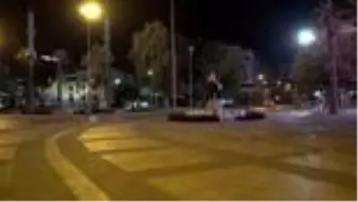 Kısıtlamanın başlamasıyla Denizli'de meydanlar boş kaldı Kısıtlamanın başlamasıyla Denizli'de meydanlar boş kaldı