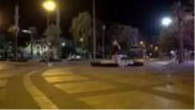 Kısıtlamanın başlamasıyla Denizli'de meydanlar boş kaldı Kısıtlamanın başlamasıyla Denizli'de meydanlar boş kaldı