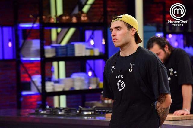 MasterChef'ten elenen Ayyüce Kamit, Emir Elidemir ile çıkan aşk haberlerine açıklık getirdi MasterChef'ten elenen Ayyüce Kamit, Emir Elidemir ile çıkan aşk haberlerine açıklık getirdi