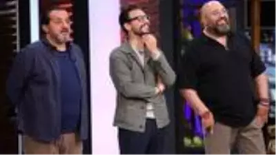 MasterChef'te düğün sürprizi! Ünlü şefler, Serhat için altın yarışına girdi MasterChef'te düğün sürprizi! Ünlü şefler, Serhat için altın yarışına girdi