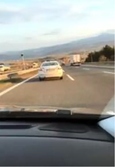 Nefes kesen kovalamacayla durdurulan araçta uyuşturucuyla yakalandılar Nefes kesen kovalamacayla durdurulan araçta uyuşturucuyla yakalandılar