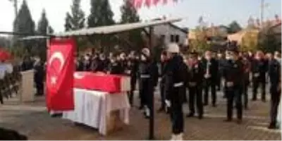 Son dakika haberi: Şehit Osman Güler son yolculuğuna uğurlandı Son dakika haberi: Şehit Osman Güler son yolculuğuna uğurlandı