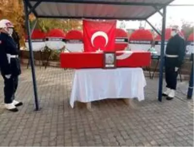 Son dakika haberi: Şehit Osman Güler son yolculuğuna uğurlandı Son dakika haberi: Şehit Osman Güler son yolculuğuna uğurlandı