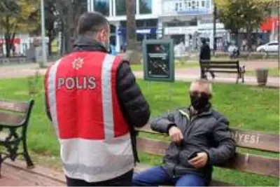 Sigara içerken ceza yedi, acısını habercilerden çıkarmaya çalıştı Sigara içerken ceza yedi, acısını habercilerden çıkarmaya çalıştı