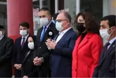 Sivas Belediyesinden Cem Vakfına cenaze nakil aracı Sivas Belediyesinden Cem Vakfına cenaze nakil aracı
