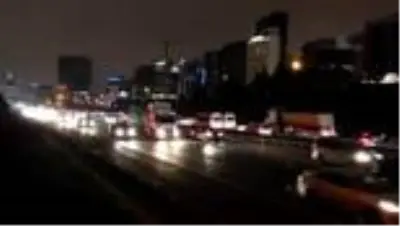 Son dakika haberleri... Sokağa çıkma kısıtlaması öncesi trafikte yoğunluk oluştu Son dakika haberleri... Sokağa çıkma kısıtlaması öncesi trafikte yoğunluk oluştu