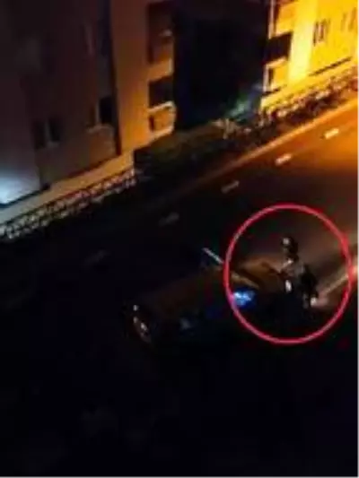 Sokak kısıtlamasını ihlal edip, mahalleyi ayağa kaldırdılar Sokak kısıtlamasını ihlal edip, mahalleyi ayağa kaldırdılar