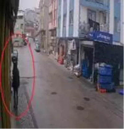 Bir yanda insanlık diğer tarafta vicdansızlık Bir yanda insanlık diğer tarafta vicdansızlık