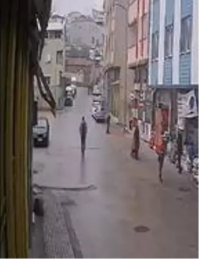 Bir yanda insanlık diğer tarafta vicdansızlık Bir yanda insanlık diğer tarafta vicdansızlık
