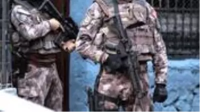 Son Dakika! Interpol'ün kırmızı bültenle aradığı PKK'lı Şanlıurfa'da yakalandı Son Dakika! Interpol'ün kırmızı bültenle aradığı PKK'lı Şanlıurfa'da yakalandı