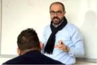 Türkçe konuşamıyordu, öğretmen oldu, 2 kitap çıkardı Türkçe konuşamıyordu, öğretmen oldu, 2 kitap çıkardı
