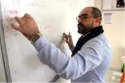 Türkçe konuşamıyordu, öğretmen oldu, 2 kitap çıkardı Türkçe konuşamıyordu, öğretmen oldu, 2 kitap çıkardı