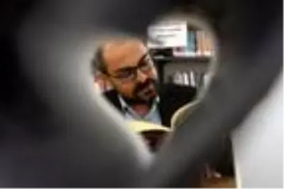 Türkçe konuşamıyordu, öğretmen oldu, 2 kitap çıkardı Türkçe konuşamıyordu, öğretmen oldu, 2 kitap çıkardı