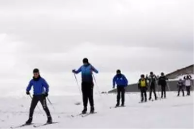 Türkiye'nin en yüksek krater dağında şampiyonaya hazırlık Türkiye'nin en yüksek krater dağında şampiyonaya hazırlık