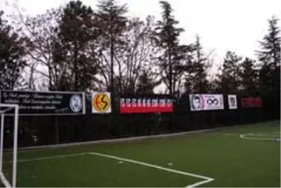 Üniversiteli taraftarlardan anlamlı etkinlik Üniversiteli taraftarlardan anlamlı etkinlik