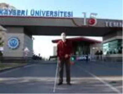 Üniversitenin santrali, görme engelli Umut'a emanet Üniversitenin santrali, görme engelli Umut'a emanet