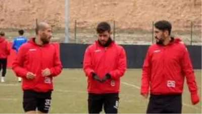 Uşakspor'un kaptanı Seçkin Getbay: 'Bizim de hedefimiz şampiyonluk' Uşakspor'un kaptanı Seçkin Getbay: 'Bizim de hedefimiz şampiyonluk'