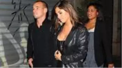 Wesley Sneijder'in Yolanthe Cabau'yu aldattığı görüntüler ortaya çıktı Wesley Sneijder'in Yolanthe Cabau'yu aldattığı görüntüler ortaya çıktı
