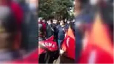 Yayla sakinleri yıkım ekibini engellemeye çalıştı Yayla sakinleri yıkım ekibini engellemeye çalıştı