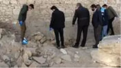Yıkılmış metruk evde insan kafatası ve kemikler bulundu Yıkılmış metruk evde insan kafatası ve kemikler bulundu
