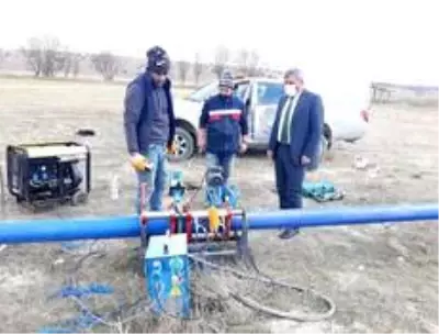 Altıntaş'ta içme suyu hattı yenileme çalışmaları Altıntaş'ta içme suyu hattı yenileme çalışmaları
