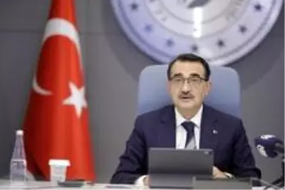 Bakan Dönmez: Yer altı işçilerimizin ücretini, asgari ücretin en az iki katı olarak belirledik Bakan Dönmez: Yer altı işçilerimizin ücretini, asgari ücretin en az iki katı olarak belirledik