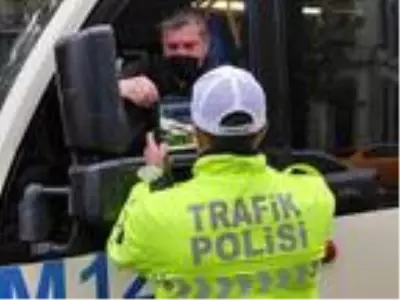 Beyoğlu'nda toplu taşımaya koronavirüs denetimi Beyoğlu'nda toplu taşımaya koronavirüs denetimi