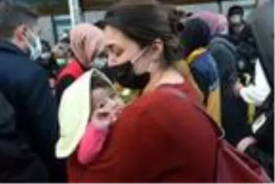 Şehidimizin evladı, babasının tabutunun karşısına geçip selam durdu! Tören bitene kadar elini indirmedi Şehidimizin evladı, babasının tabutunun karşısına geçip selam durdu! Tören bitene kadar elini indirmedi