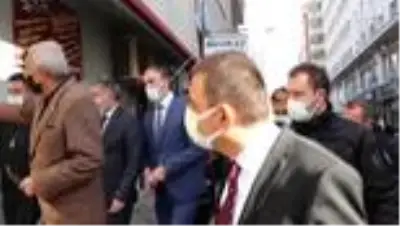 Vali Hacıbektaşoğlu, depremden etkilenen Karabağ köyünde incelemelerde bulundu Vali Hacıbektaşoğlu, depremden etkilenen Karabağ köyünde incelemelerde bulundu