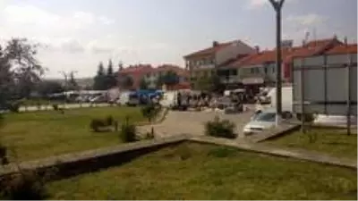 Dumlupınar'da halk pazarı kapatıldı Dumlupınar'da halk pazarı kapatıldı