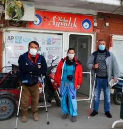 Engellerini gazetecilikle aşıyorlar