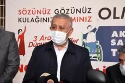 Afyonkarahisar Belediyesi 10 engelliye akülü araç dağıttı Afyonkarahisar Belediyesi 10 engelliye akülü araç dağıttı