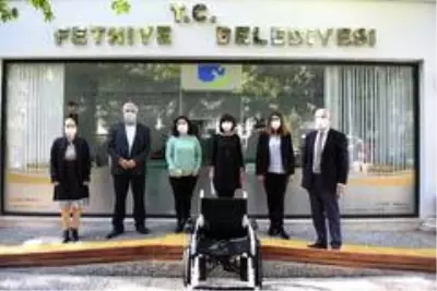 Fethiye'de 8 engelli vatandaşa akülü sandalye hediye edildi Fethiye'de 8 engelli vatandaşa akülü sandalye hediye edildi