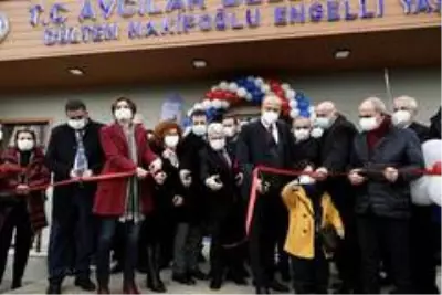 İBB Başkanı İmamoğlu, Başakşehir'de açılışa katıldı İBB Başkanı İmamoğlu, Başakşehir'de açılışa katıldı