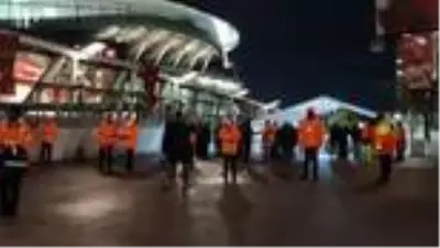 İngiltere'de tribünler yeniden seyirciye kavuştu İngiltere'de tribünler yeniden seyirciye kavuştu