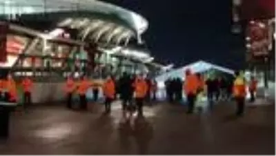 İngiltere'de tribünler yeniden seyirciye kavuştu İngiltere'de tribünler yeniden seyirciye kavuştu