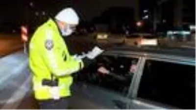 İstanbul'da kısıtlama denetimleri sabaha kadar devam etti İstanbul'da kısıtlama denetimleri sabaha kadar devam etti