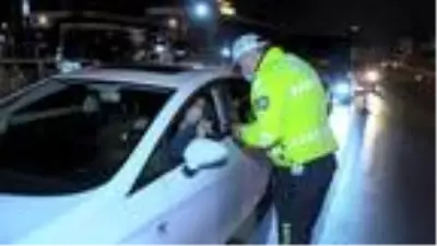 İstanbul'da kısıtlama denetimleri sabaha kadar devam etti İstanbul'da kısıtlama denetimleri sabaha kadar devam etti