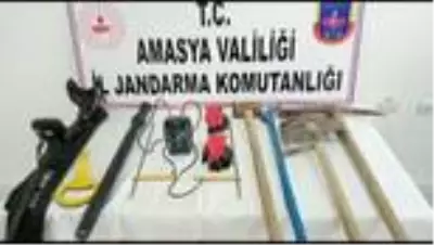Kaçak kazı yapan 6 kişi suçüstü yakalandı Kaçak kazı yapan 6 kişi suçüstü yakalandı