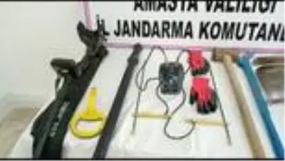 Kaçak kazı yapan 6 kişi suçüstü yakalandı Kaçak kazı yapan 6 kişi suçüstü yakalandı