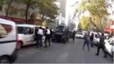 Kahramanmaraş'ta polis ekibine silahla ateş edildi: 1 şehit, 1 yaralı Kahramanmaraş'ta polis ekibine silahla ateş edildi: 1 şehit, 1 yaralı