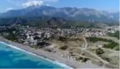 Karavanda beş yıldızlı otellerin yanı başında izole yaşam