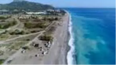 Karavanda beş yıldızlı otellerin yanı başında izole yaşam