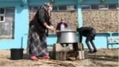 Kars'ta her mevsim kaşar ve tulum peyniri üretimi Kars'ta her mevsim kaşar ve tulum peyniri üretimi