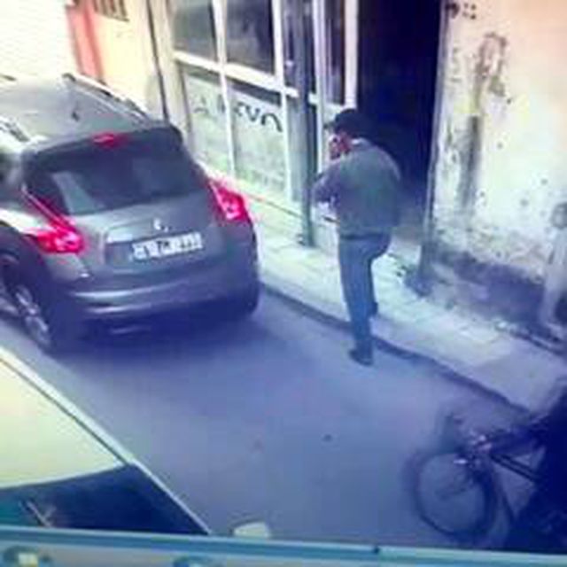 'Kolombiya çetesi', otomobilin lastiğini patlatıp 253 bin 500 lirayı çaldı