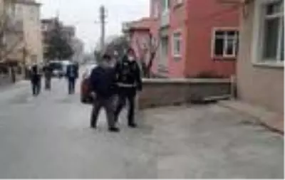 Kütahya'da tefeci operasyonu: 9 gözaltı Kütahya'da tefeci operasyonu: 9 gözaltı