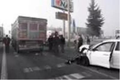 Kütahya'da yoğun sis; 2 kaza 3 yaralı Kütahya'da yoğun sis; 2 kaza 3 yaralı
