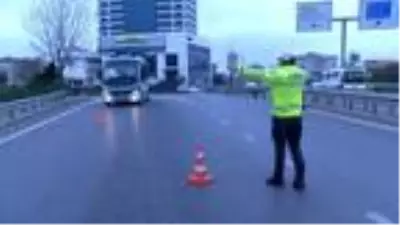 Beyoğlu'nda toplu taşımaya koronavirüs denetimi Beyoğlu'nda toplu taşımaya koronavirüs denetimi