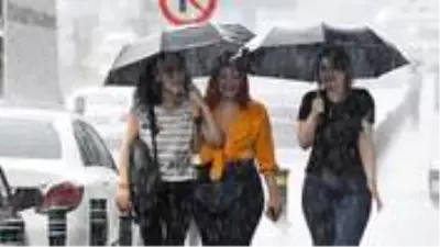 Meteoroloji 2 il için sağanak, 1 bölge için buzlanma uyarısı yaptı Meteoroloji 2 il için sağanak, 1 bölge için buzlanma uyarısı yaptı
